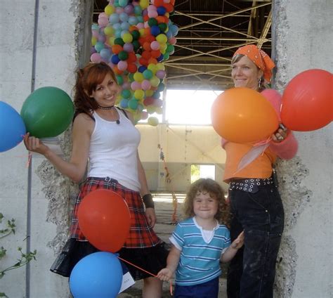 Kari Byron Gun De Mythbusters Kari Byron Hot Tenor