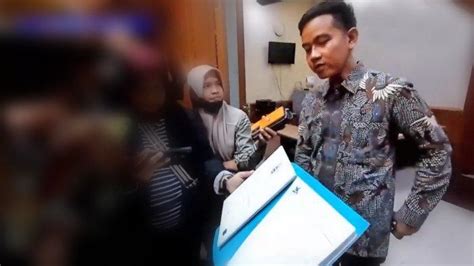 Dokter Tifa Sebut Ijazah Palsu Gibran Pamerkan Pada Wartawan Ini Saya