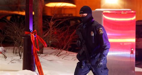 6 dead in Quebec City mosque shooting, 1 'lone wolf' suspect charged ...