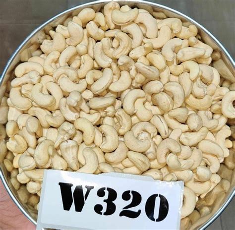 Whole Cashew Kernel Nuts W Kg At Rs Kg In Mangalore Id