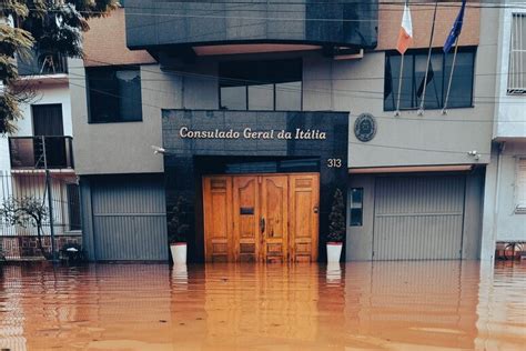 Consulado da Itália em Porto Alegre sofre inundação Internacional