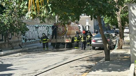 Aparente cortocircuito incendia bodega de plásticos en Playa del Carmen