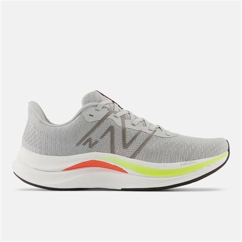 T Nis New Balance Fuelcell Propel V Masculino Cinza