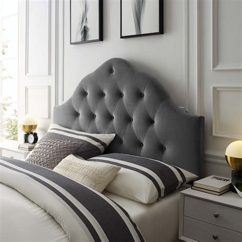 Carson Carrington Labbsand King Diamond Tufted Velvet Headboard