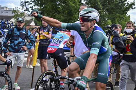 Ciclismo Jasper Philipsen Vince Il Criterium Di Singapore Pogacar