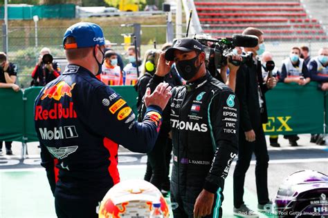 WK Stand F1 Verstappen Loopt Vijf Punten In Op Hamilton Door Overwinning