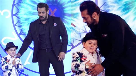 Salman Khan Introduce Bigg Boss 16 First Contestant Abdu Rozik Youtube