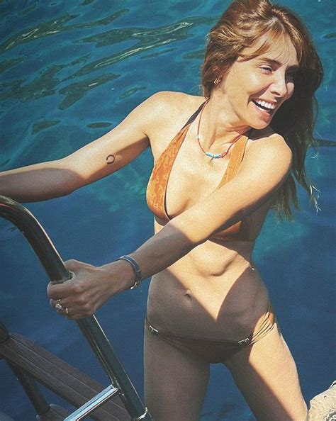 9 Hot Sexy Nur Fettahoglu Bikini Pics