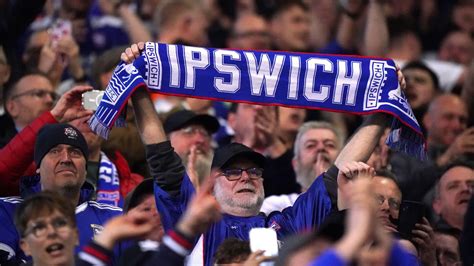 Ipswich Town Fan Becomes Meme After Reaction To Coventry Game Bbc News