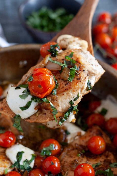 Easy Chicken Caprese Recipe