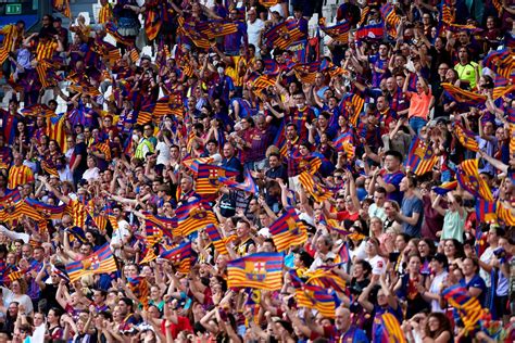 Fc Barcelona On Twitter Els Socis I S Cies Amb Abonament Poden