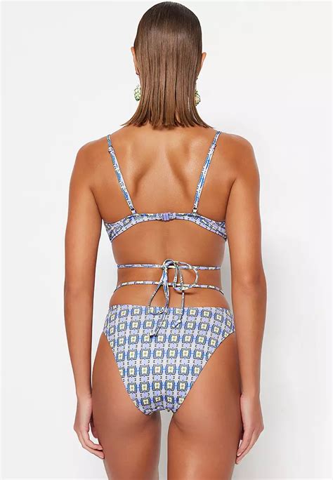 Jual Trendyol Piping Detailed Bikini Bottom Original 2024 ZALORA