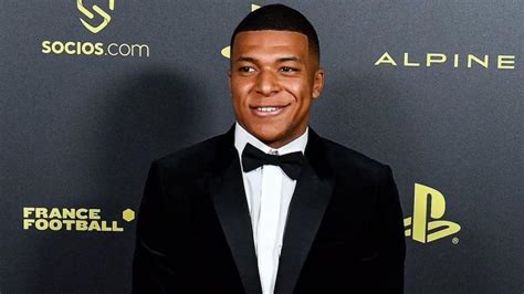 Kylian Mbappé en très bonne compagnie au Ballon dOr qui est cette