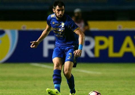 Menilik Calon Pelatih Persib Bandung Pengganti Luis Milla Kim Do