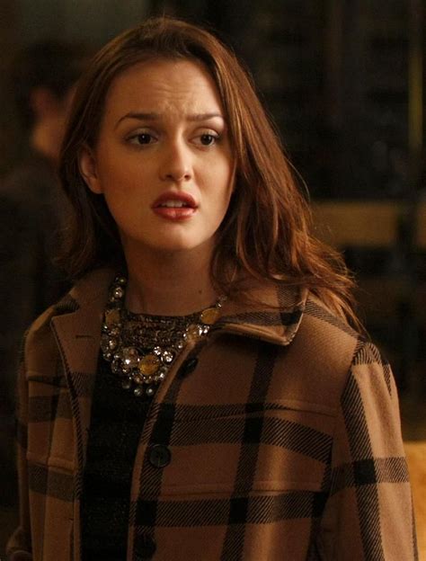 Love Blairs Coat And Necklace Gossip Girls Gossip Girl Blair Estilo Gossip Girl Blair