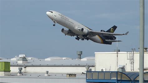 N285UP United Parcel Service UPS McDonnell Douglas MD 11 Takeoff In