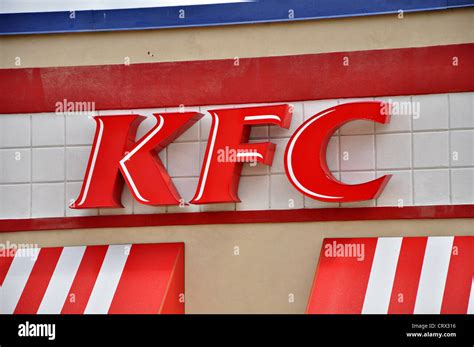 Una Vista Del Logo De Kentucky Fried Chicken Ahora Llamado Simplemente