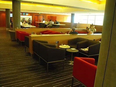 bne qantas club domestic lounge brisbane loungeindex