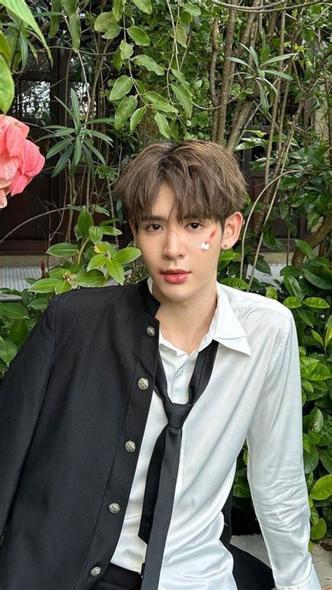 Portrait Of Thai Actor James Su Who Is Said To Resemble Txt S Yeonjun