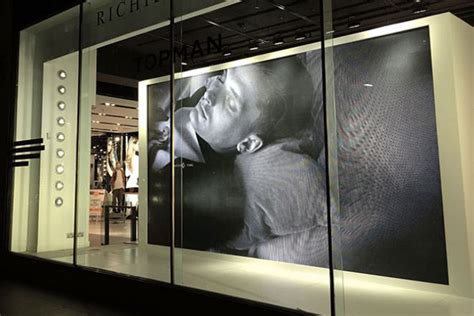 Ecran LED Vitrine Harnessing The Power Of LED Display Technology For