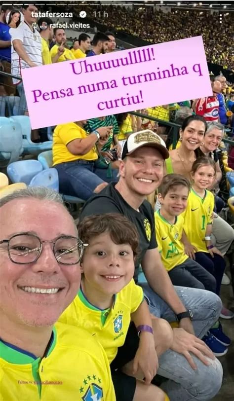 Thaís Fersoza posa filhos em estádio e fala se está grávida