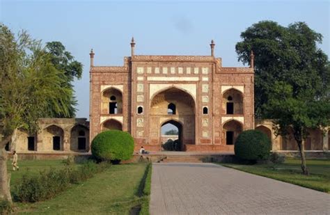 Jahangir Tomb Historical Facts and Pictures | The History Hub