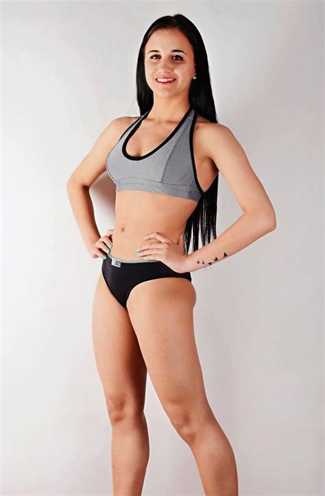 8 Hot Sexy Lorin Nukic Bikini Pics