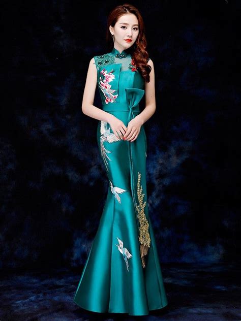 Green Embroidered Fishtail Qipao Cheongsam Evening Dress With Cutout