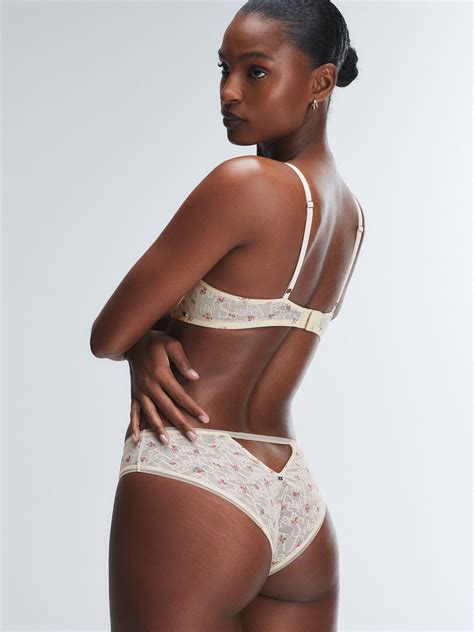 Signature Script Unlined Bra In Multi Nude SAVAGE X FENTY UK United
