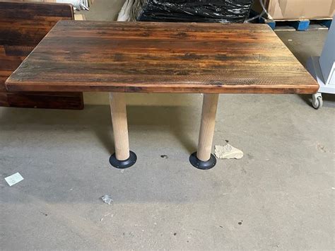 Biddergy - Worldwide Online Auction and Liquidation Services - 4' Wood Top Table w/ Metal Base