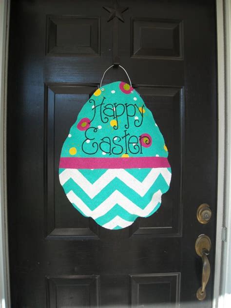 Pin By Stitches Paint On Burlap Decor Door Hangers Easter Door