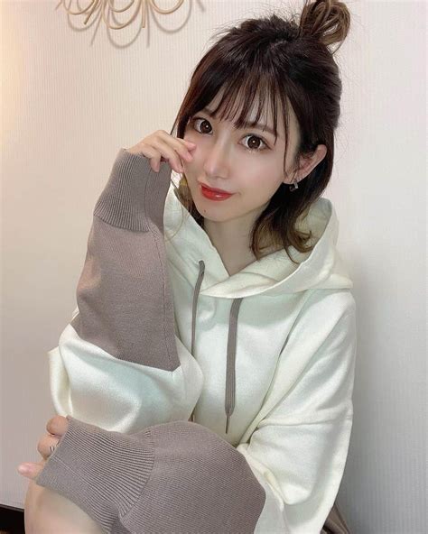 Ayaさんのインスタグラム写真 Ayainstagram「fashion👗﻿ ﻿ ﻿ ﻿ もっちりしてて着心地抜群のふわモカパーカー🥰