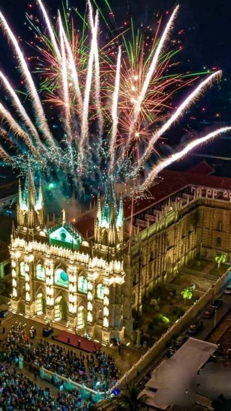 La Catedral De Santa Ana Es Iluminada Noticias De El Salvador