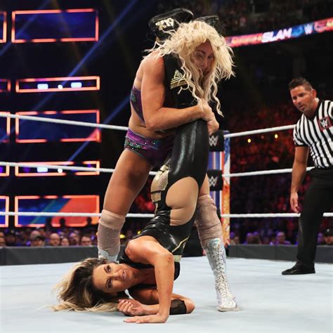 SummerSlam 2019 ~ Charlotte Flair vs Trish Stratus - WWE Photo (42961489) - Fanpop