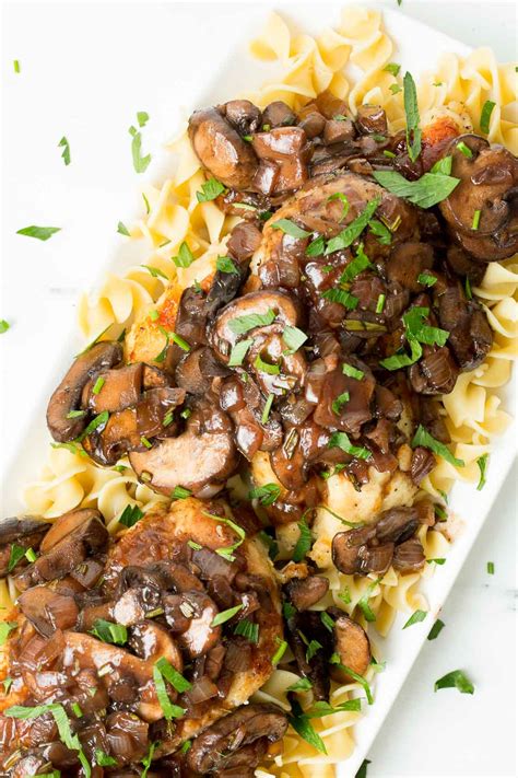 Mushroom Chicken Bourguignon - Its Yummi