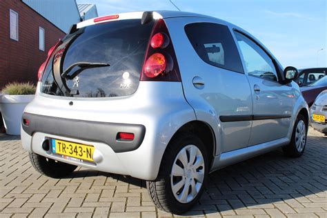 Peugeot 107 1 0 Active BJ 2014 LED AIRCO 5 DEURS ELEK PAKKET