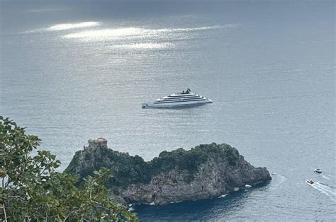 Il Vescovado Lo Yacht Emerald Sakara In Costa Damalfi Una Settimana