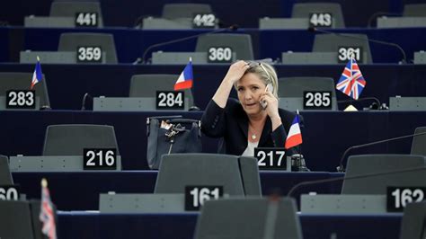 Francia Acusaron Al Partido De Marine Le Pen De Malversar Fondos De La