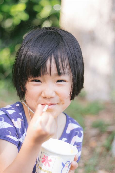 かき氷を食べてご満悦の女の子の無料の写真素材 Id19390｜フリー素材 ぱくたそ