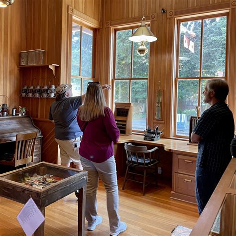 The Home depot Issaquah warehouse has a secret aisle for clearance items 15