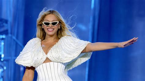 Beyoncé is Keeping Barbie-Core Alive with Recent Look | Teen Vogue