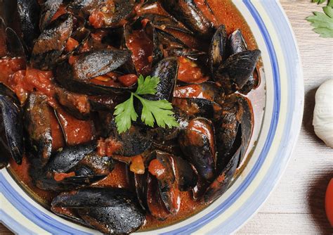 Mussels In Spicy Tomato Sauce The Splendid Table