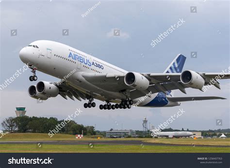 Aircraft Airbus A Images Stock Photos Vectors Shutterstock