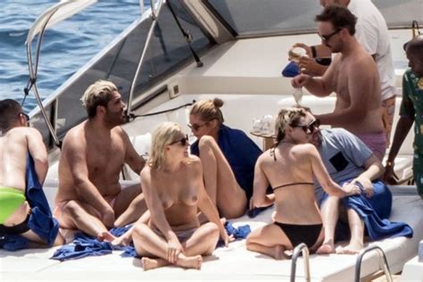 Kristen Stewart Nude At The Amalfi Coast 14 Pics The Fappening