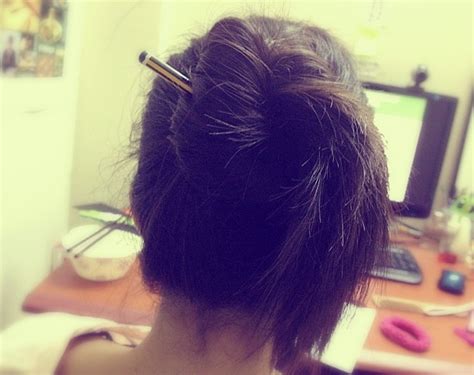 how to tie up hair with a pencil