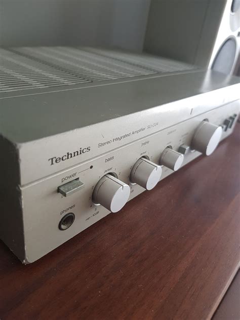 Technics Stereo Integrated Amplifier SU C04 And SB F1 Vintage Speaker