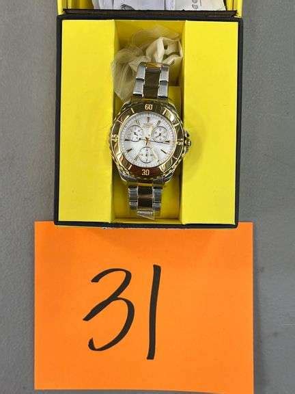 INVICTA WOMENS WATCH W/ BOX - Earl's Auction Company