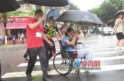 厦门：高考首日红红火火！风雨难阻送考热情 幻灯片 东南网