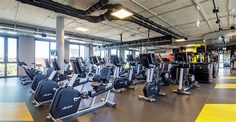 FIT STAR Fitnessstudio München Trudering Stunden Preis und Meinungen