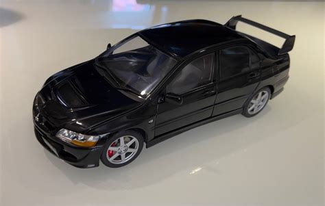 1 18 AUTOart Mitsubishi Lancer Evolution VIII 興趣及遊戲 玩具 遊戲類 Carousell